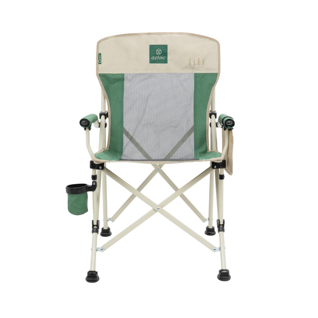 כיסא הקמפינג המתקפל Aztec Royal Camper II Eco כולל בד בצבעים ירוק ובז', משענת גב מרשת, משענות יד עם מחזיק כוסות ורגלי מתכת יציבות — תוספת אידיאלית לקמפינג, המוצגת על רקע לבן.