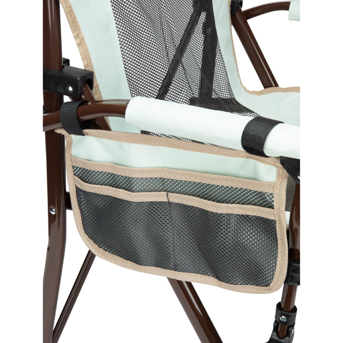 תקריב של הכיסא המתקפל Aztec Royal Camper II Eco, המציג את המסגרת בצבע בז', המושב מבד בהיר וכיס האחסון הידידותי לסביבה עם שני תאים מרשת שחורה וקישוט בצבע בז'.