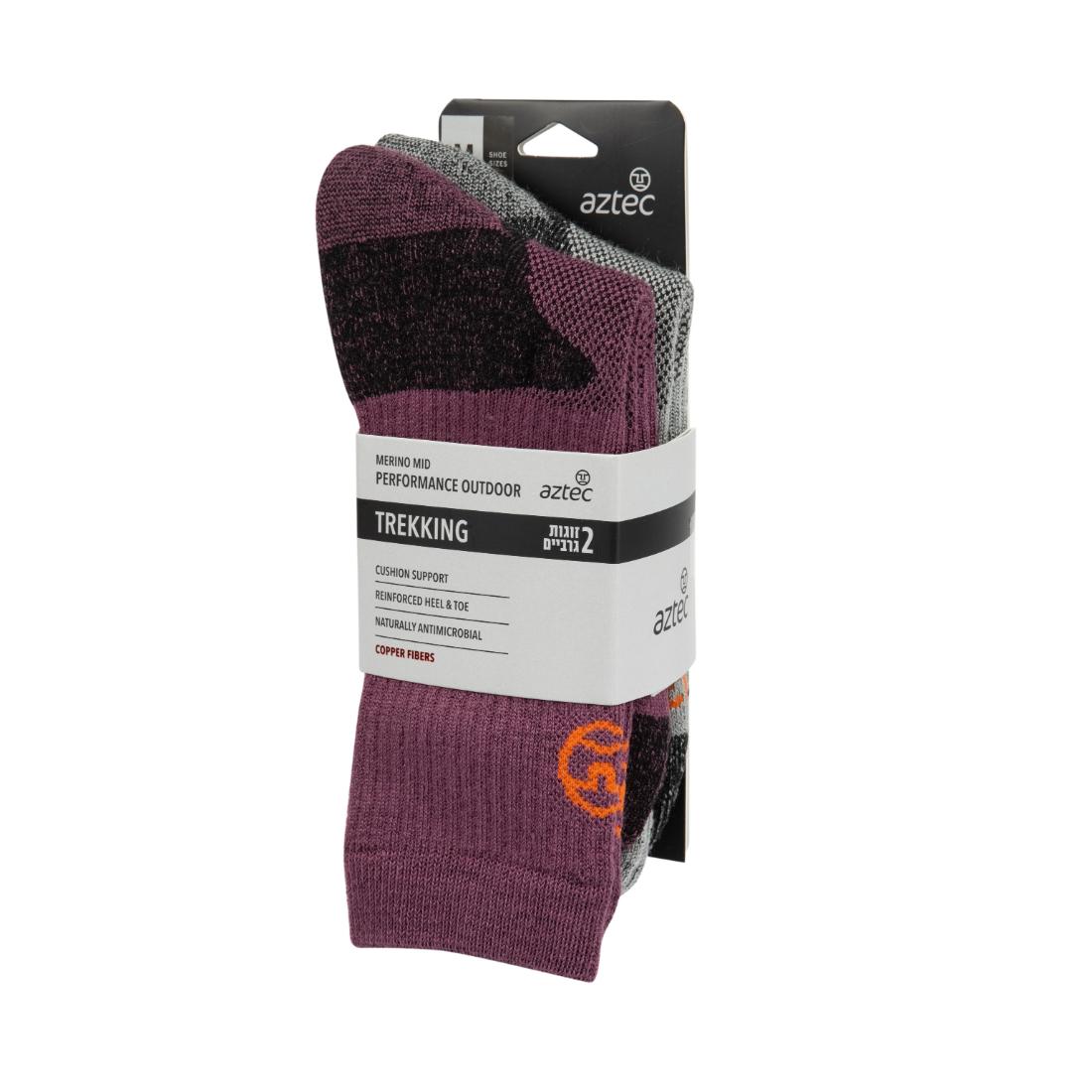 זוג גרבי טיולים Aztec Merino Mid II בצבעי בורדו ושחור, מקופלים עם תווית בשחור-לבן המציגה את פרטי המוצר, ועליה דוגמה קטנה בצבע כתום. מותג: Aztec.