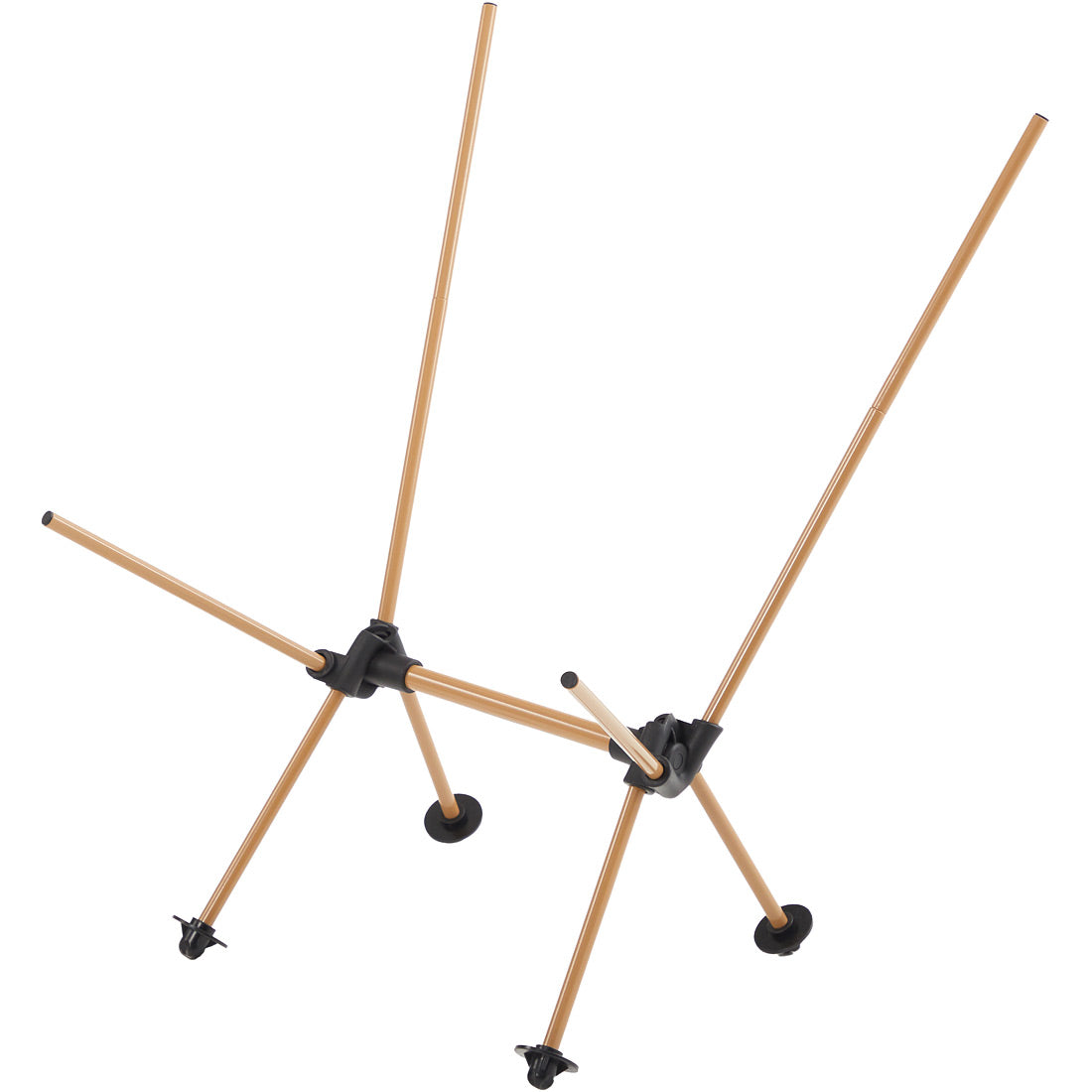 סט מוטות לאוהל "Aztec Mystic Air" בצבע חום בהיר, עם מחברים שחורים ורגליות גומי, כשהם מורכבים חלקית ומסודרים בתצורה גיאומטרית על רקע לבן.