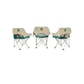 שלושה כסאות קמפינג מתקפלים מדגם Aztec Moonox X3, עם מושבים בצבעי בז' וירוק, מסגרות מתכת, משענות יד ותוויות לוגו, מסודרים זה לצד זה על רקע לבן, בהשראת גווני אבן ירוקים.