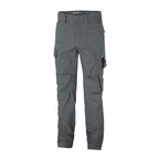 מכנסי Aztec Shift Tactical בצבע אפור, הכוללים כיסים רבים, בהם כיסים צדדיים גדולים בכל רגל, מוצגים בעמידה על רקע לבן — מושלמים לשילוב עם הציוד הטקטי המועדף עליכם.