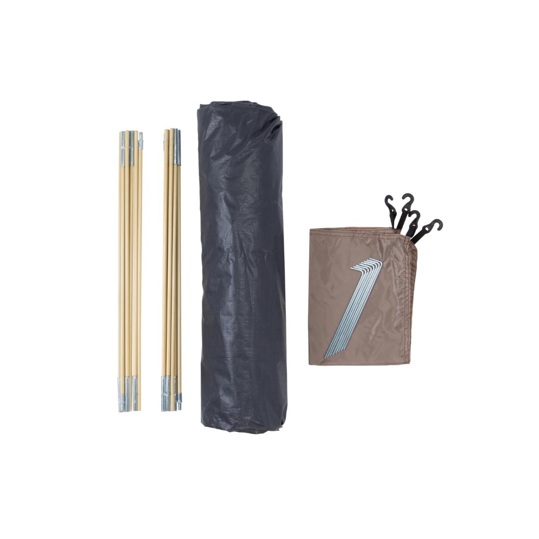 רכיבי קמפינג Aztec Element 2p Clip מבית Aztec מוצגים על רקע לבן: שתי מערכות מוטות בצבע זהב, אוהל אפור כהה מגולגל וכיסוי גשם חום מקופל עם ווים שחורים.