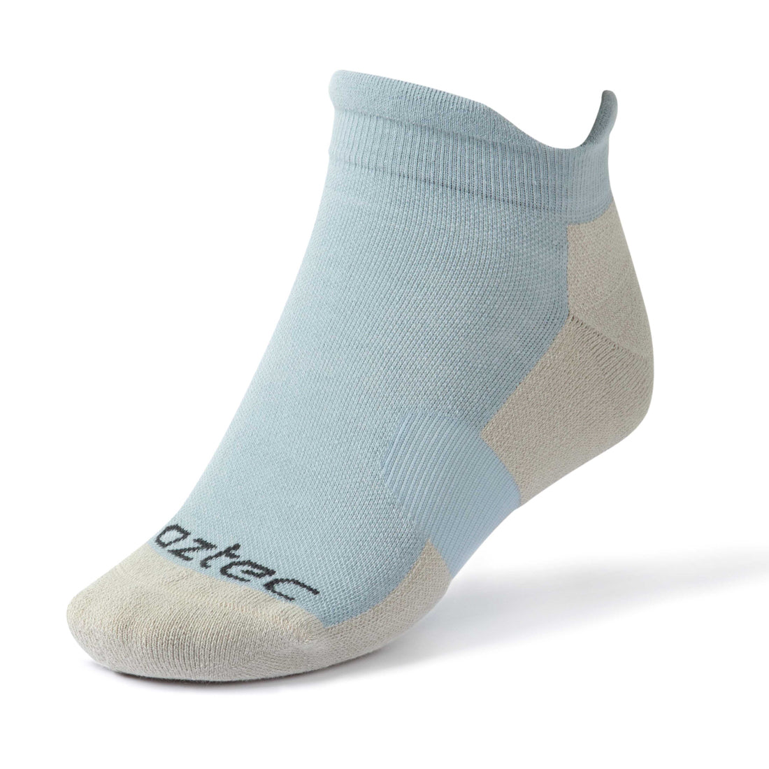 הכירו את Rhyo Run Coolmax מבית Aztec — גרביים קצרים בצבעי תכלת ובז', עם הכיתוב “Aztec” בשחור על קצה הבוהן, המיוצרים מבד COOLMAX לנוחות יוצאת דופן. גרביים אלה, המושלמים לשילוב עם נעלי הריצה האהובות עליכם, מוצגים כאן על רקע לבן.